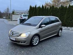 Ljusbrun Begagnad 2006 Mercedes B180 Minibuss | 39 900 kr (Marknadspris)