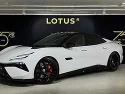 Vit Ny 2024 Lotus Emeya Halvkombi | 1 299 900 kr