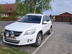 Vit Begagnad 2008 VW Tiguan Sportline SUV | 29 000 kr
