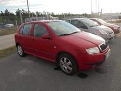 Röd Begagnad 2003 Skoda Fabia Halvkombi | 17 000 kr (Marknadspris)