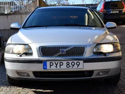 Ljusgrå (grå) Begagnad 2004 Volvo V70 Business Edition Kombi | 18 800 kr (Marknadspris)