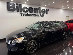 Svart Begagnad 2011 Volvo V60 Momentum Kombi | 89 900 kr (Marknadspris)