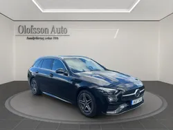 Svart (obsidiansvart metallic ) Begagnad 2023 Mercedes C300e AMG Kombi | 499 000 kr (Marknadspris)