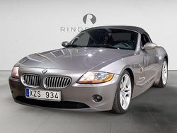 Ljusgrå Begagnad 2003 BMW Z4 Cab | 149 900 kr (Marknadspris)