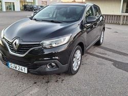 Svart Begagnad 2017 Renault Kadjar LIMITED SUV | 96 000 kr (Bra pris)