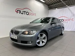 Grå Begagnad 2008 BMW 335 Comfort Edition Sportkupé | 169 800 kr (Marknadspris)