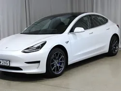 Vit Begagnad 2020 Tesla Model 3 Standard Range Plus Sedan | 249 900 kr (Marknadspris)