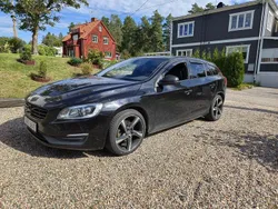 Svart Begagnad 2016 Volvo V60 Kombi | 149 000 kr (Marknadspris)