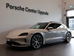 Grå Ny 2024 Porsche Taycan Sport Turismo Sedan | 1 477 340 kr (Marknadspris)