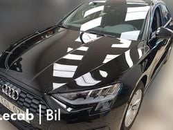 Svart (brilliantsvart) Begagnad 2023 Audi A3 Sportback Proline Halvkombi | 254 500 kr (Marknadspris)