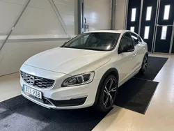 Vit Begagnad 2016 Volvo S60 CC Summum Sedan | 229 900 kr (Lite dyr)