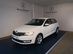 Vit Begagnad 2015 Skoda Rapid Kombi | 99 900 kr (Marknadspris)