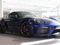 Mörkblå (blå) Begagnad 2021 Porsche 718 Cayman GT4 Sportkupé | 1 155 000 kr (Superpris)