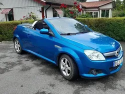 Blå Begagnad 2005 Opel Tigra Cab | 29 500 kr (Marknadspris)