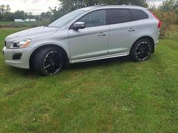 Vit Begagnad 2013 Volvo XC60 R-Design SUV | 154 000 kr (Marknadspris)