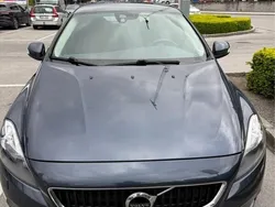 Blå Begagnad 2017 Volvo V40 Kinetic Kombi | 130 000 kr (Marknadspris)