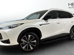Vit (white) Ny 2024 MG HS Luxury SUV | 439 990 kr (Marknadspris)