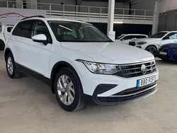 Vit Begagnad 2023 VW Tiguan SUV | 274 900 kr (Superpris)