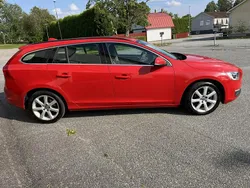 Röd Begagnad 2017 Volvo V60 Momentum Kombi | 172 000 kr (Marknadspris)