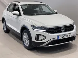 Vit (pure white) Begagnad 2023 VW T-Roc Life SUV | 279 900 kr (Marknadspris)