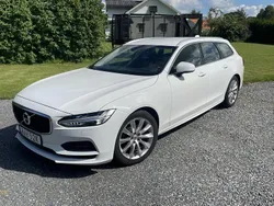Vit Begagnad 2020 Volvo V90 Momentum Kombi | 205 000 kr (Bra pris)