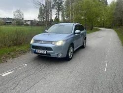 Begagnad 2014 Mitsubishi Outlander P-HEV SUV | 142 900 kr