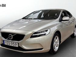 Ljusbrun Begagnad 2017 Volvo V40 Kinetic Halvkombi | 174 800 kr (Marknadspris)