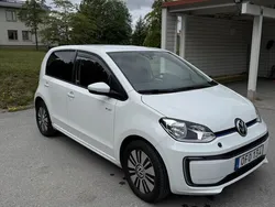 Vit Begagnad 2019 VW e-up! S Halvkombi | 119 000 kr (Marknadspris)