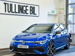 Mörkblå Begagnad 2022 VW Golf VIII R Halvkombi | 379 900 kr (Marknadspris)