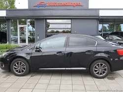 Svart Begagnad 2014 Toyota Avensis Sedan | 139 900 kr (Dyr)