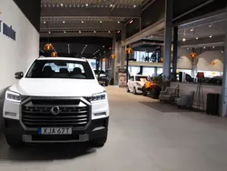 Grå (vit) Ny 2024 Ssangyong Musso Van | 523 750 kr