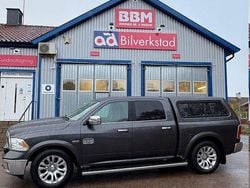 Mörkgrå (grå metallic) Begagnad 2018 RAM 1500 Pickup | 379 900 kr (Marknadspris)