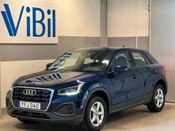 Blå Begagnad 2024 Audi Q2 Proline SUV | 259 900 kr (Marknadspris)