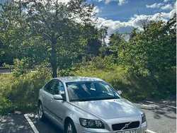 Grå Begagnad 2004 Volvo S40 Sedan | 25 000 kr (Marknadspris)