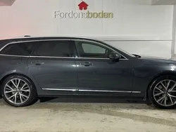 Grå Begagnad 2017 Volvo V90 Inscription Kombi | 254 800 kr (Marknadspris)