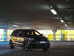 Grå Begagnad 2015 Audi Q7 S-Line SUV | 179 000 kr (Marknadspris)