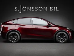 Röd Begagnad 2024 Tesla Model Y Long Range AWD SUV | 529 000 kr