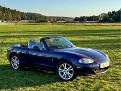 Blå Begagnad 2001 Mazda MX5 Cab | 48 900 kr (Marknadspris)