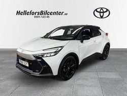 Grå Begagnad 2023 Toyota C-HR Comfort SUV | 409 500 kr (Marknadspris)
