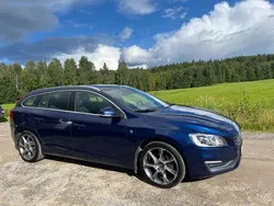 Blå Begagnad 2015 Volvo V60 Ocean Race Kombi | 169 000 kr (Marknadspris)