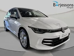 Vit Ny 2025 VW Golf VIII Life Halvkombi | 284 900 kr (Marknadspris)