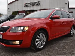 Röd (röd met) Begagnad 2015 Skoda Octavia Style Kombi | 143 990 kr (Dyr)