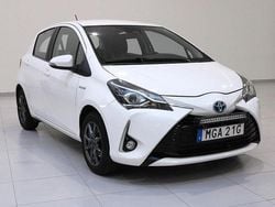 Vit Begagnad 2020 Toyota Yaris Hybrid Active Halvkombi | 159 900 kr (Bra pris)