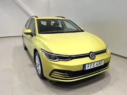 Gul Begagnad 2021 VW Golf VIII Life Kombi | 209 900 kr (Bra pris)