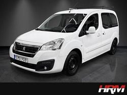 Vit Begagnad 2015 Peugeot TePee Minibuss | 79 900 kr
