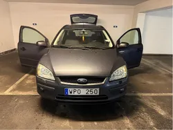 Grå Begagnad 2005 Ford Focus Kombi | 15 000 kr (Dyr)