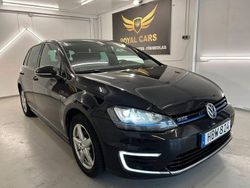 Svart Begagnad 2016 VW Golf VII GTE Halvkombi | 149 990 kr (Marknadspris)