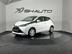 Vit Begagnad 2015 Toyota Aygo Halvkombi | 64 900 kr (Superpris)