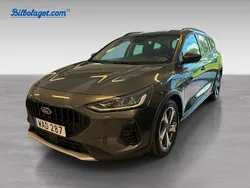 Grå Begagnad 2023 Ford Focus Active Kombi | 239 800 kr (Marknadspris)
