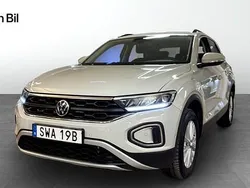Grå Begagnad 2023 VW T-Roc Life SUV | 284 900 kr (Marknadspris)